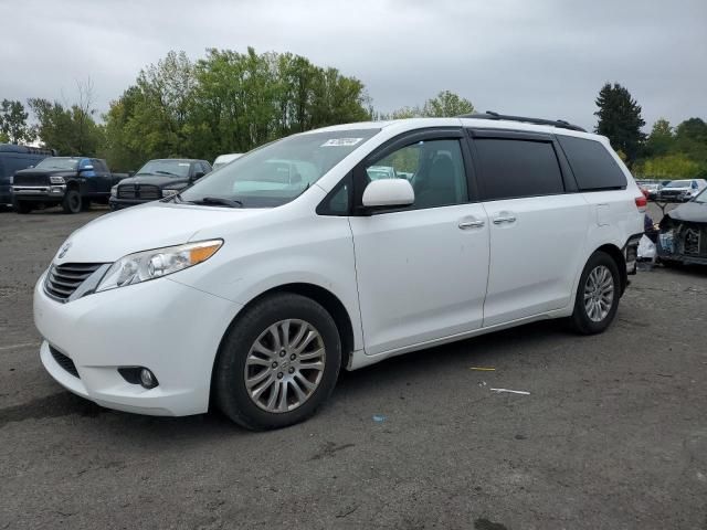 2011 Toyota Sienna XLE