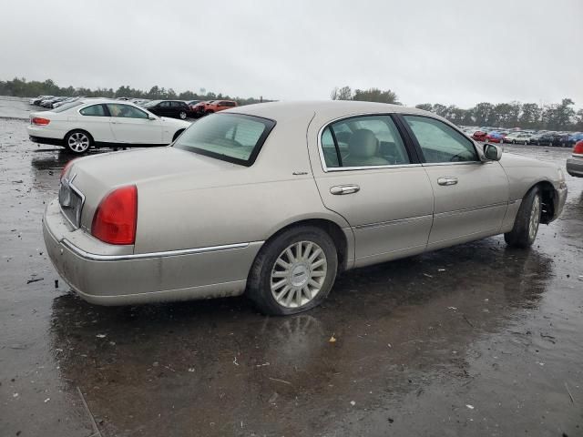 2003 Lincoln Town Car Signature