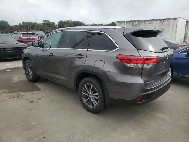 2017 Toyota Highlander SE