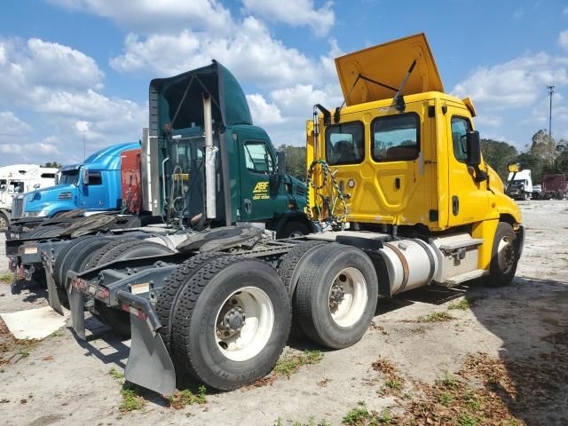 2018 Freightliner Cascadia 125