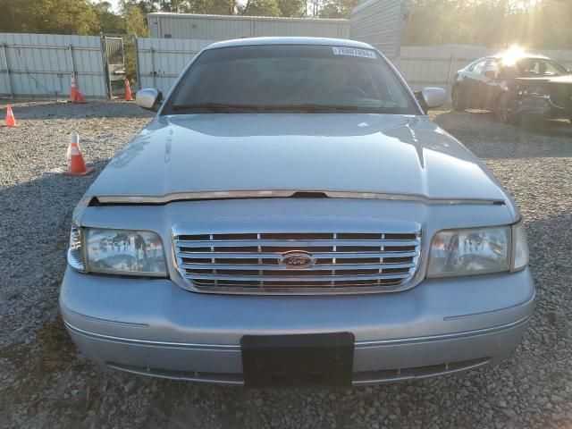 2003 Ford Crown Victoria LX