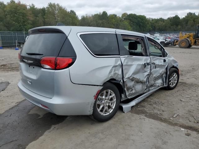 2024 Chrysler Voyager LX