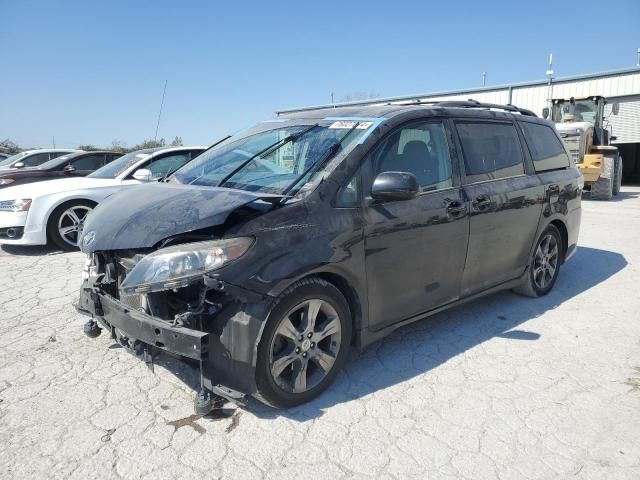 2012 Toyota Sienna Sport