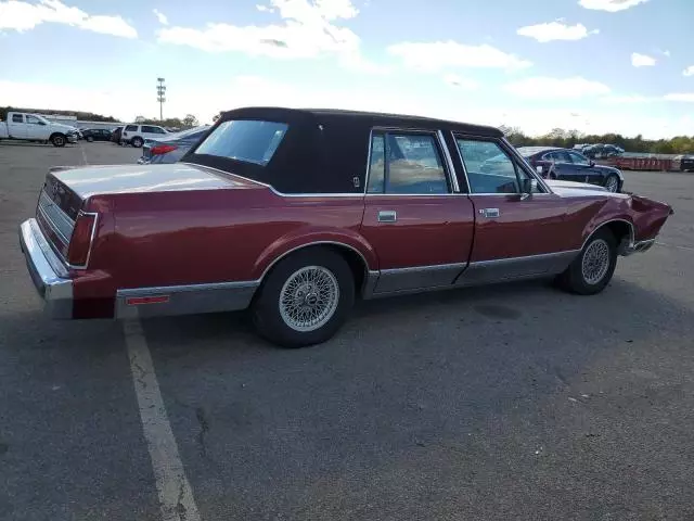 1989 Lincoln Town Car Signature