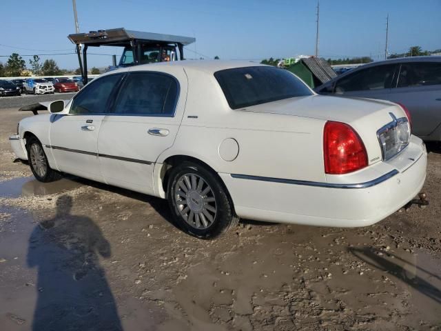 2003 Lincoln Town Car Signature