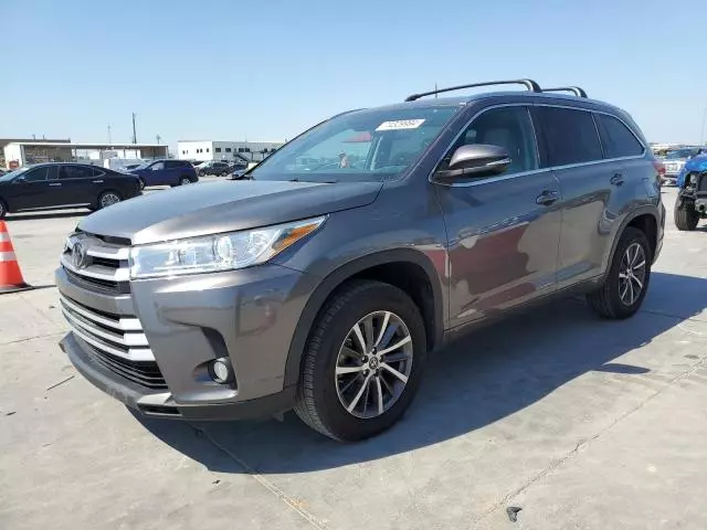 2018 Toyota Highlander SE