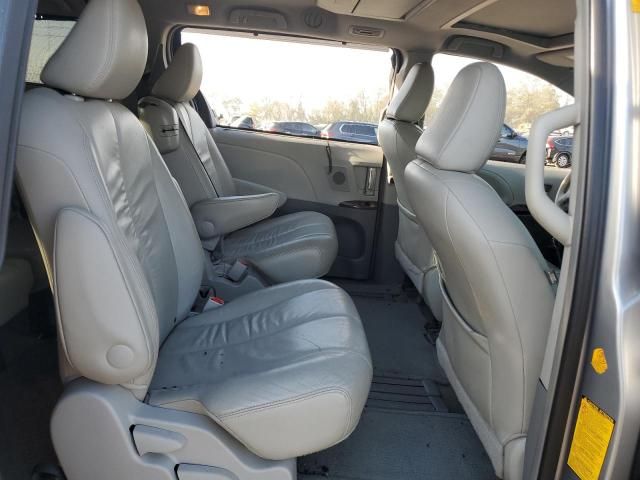 2012 Toyota Sienna XLE