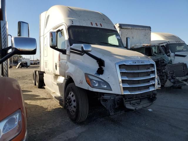 2018 Freightliner Cascadia 126