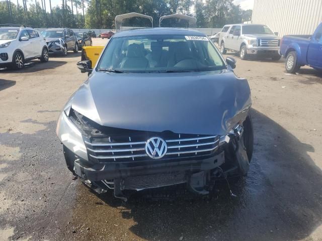 2012 Volkswagen Passat SEL