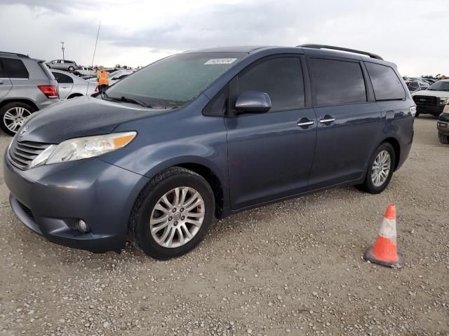 2014 Toyota Sienna XLE