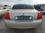 2005 Lincoln Town Car Signature Limited