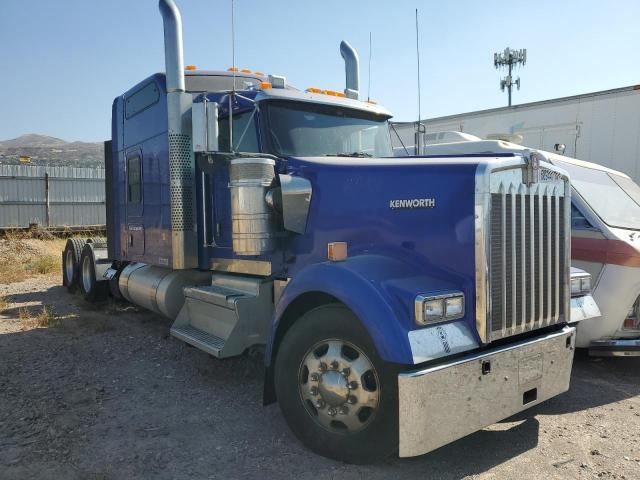 2019 Kenworth Construction W900