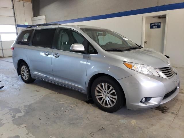 2017 Toyota Sienna XLE