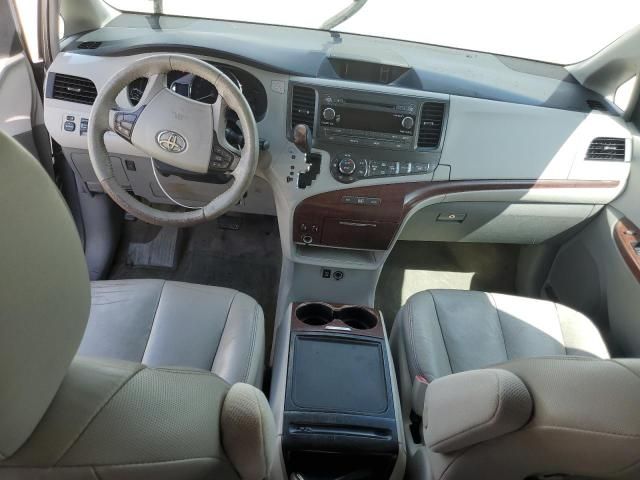 2013 Toyota Sienna XLE