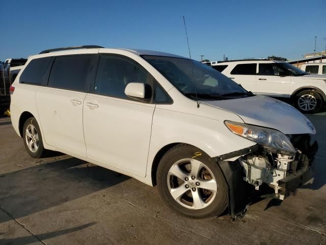 2013 Toyota Sienna LE