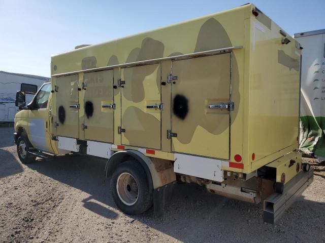 2019 Ford Econoline E450 Super Duty Cutaway Van