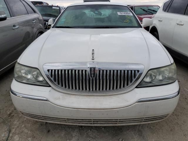 2003 Lincoln Town Car Executive