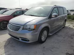 2015 Chrysler Town & Country Limited en venta en Riverview, FL