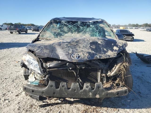 2012 Toyota Sienna LE