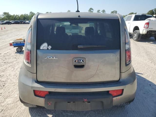 2010 KIA Soul +