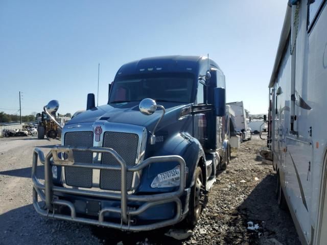 2017 Kenworth Construction T680