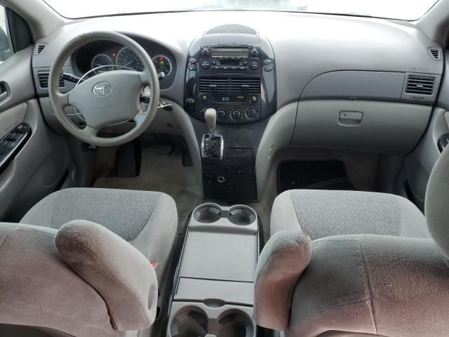 2005 Toyota Sienna CE