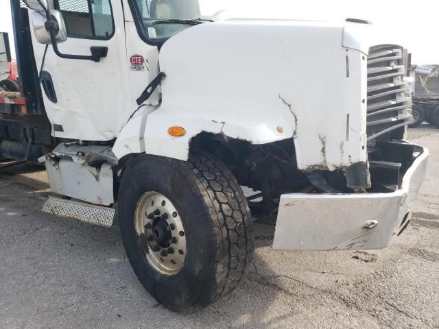 2016 Freightliner 108SD