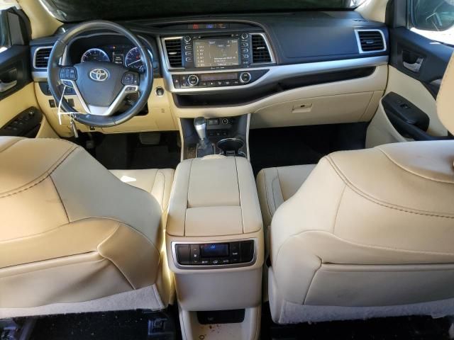 2017 Toyota Highlander SE