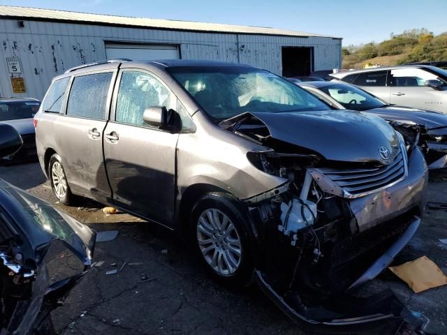 2015 Toyota Sienna XLE