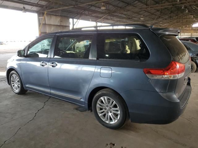 2013 Toyota Sienna XLE