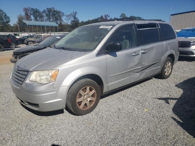 2010 Chrysler Town & Country LX