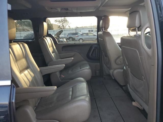 2011 Chrysler Town & Country Touring L