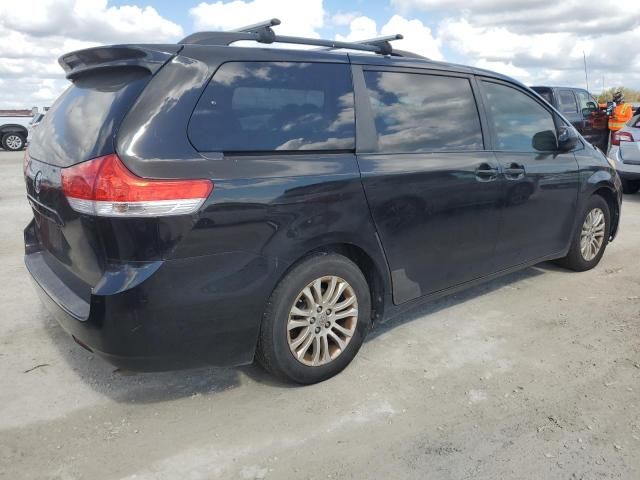 2012 Toyota Sienna XLE