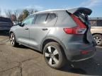 2022 Volvo XC40 T5 Momentum