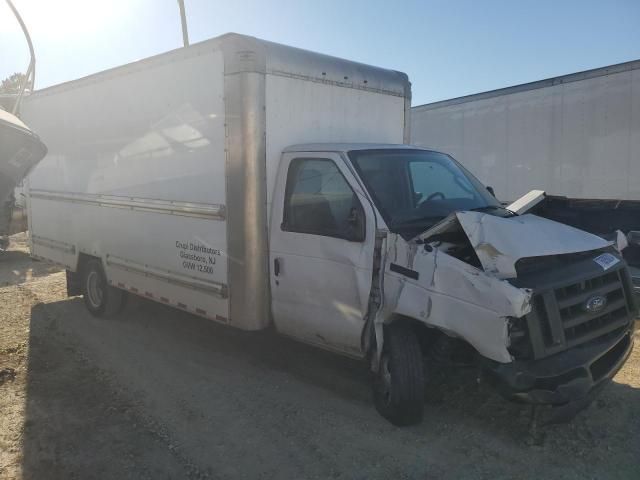 2018 Ford Econoline E350 Super Duty Cutaway Van