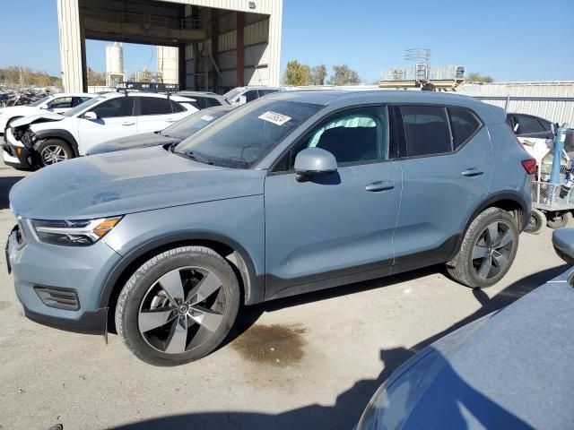 2020 Volvo XC40 T5 Momentum