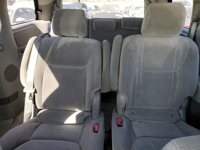 2005 Toyota Sienna CE