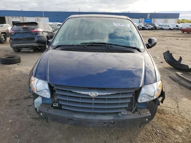 2005 Chrysler Town & Country