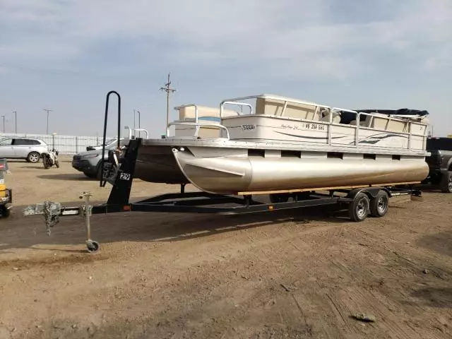 2005 Suntracker Boat With Trailer