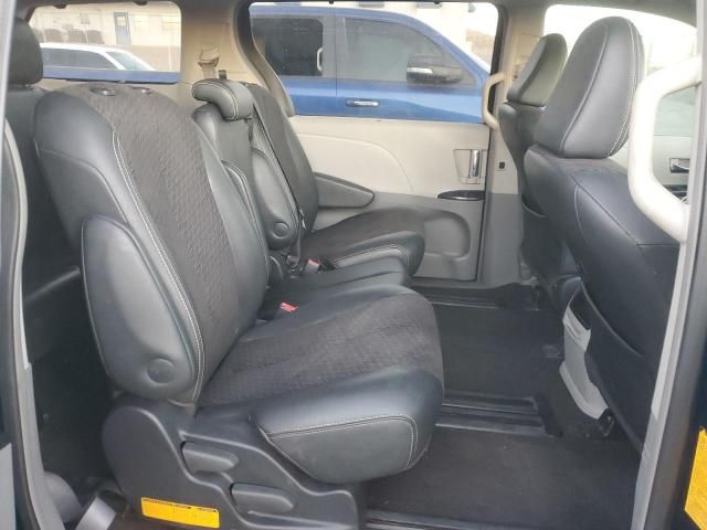 2011 Toyota Sienna Sport