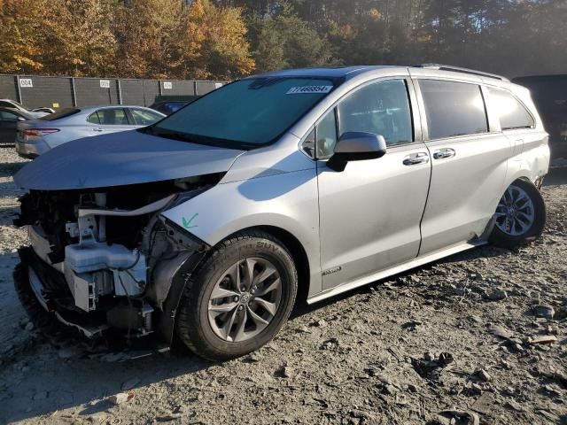 2021 Toyota Sienna XLE