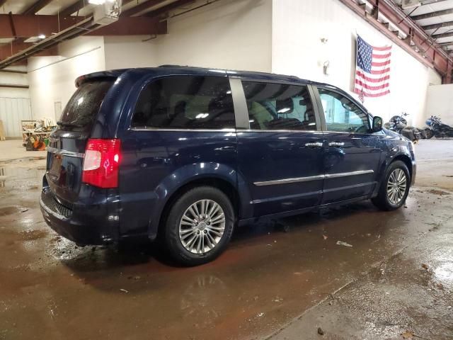 2013 Chrysler Town & Country Touring L