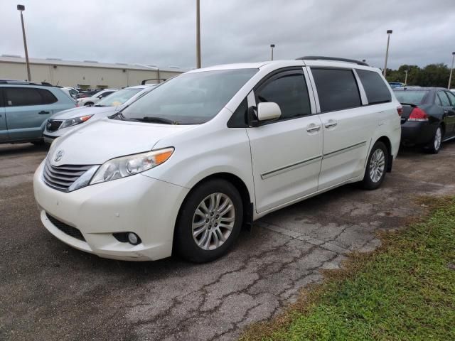 2015 Toyota Sienna XLE