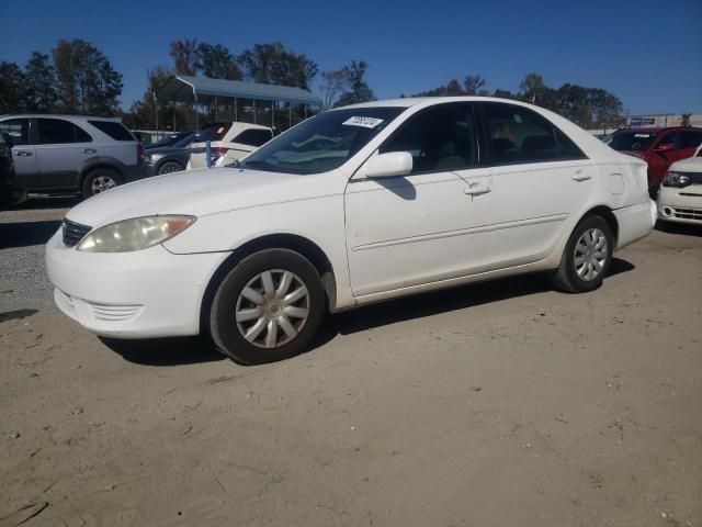 2005 Toyota Camry LE