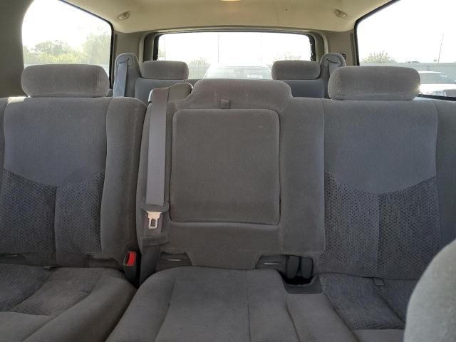 2004 Chevrolet Suburban C1500