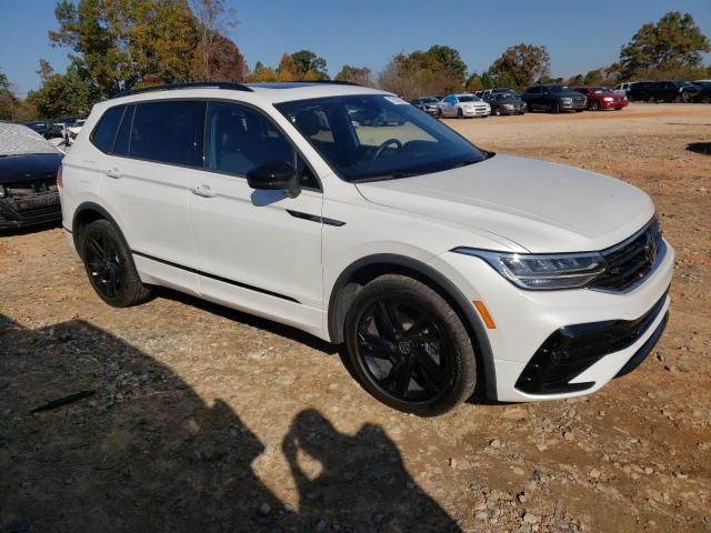 2023 Volkswagen Tiguan SE R-LINE Black