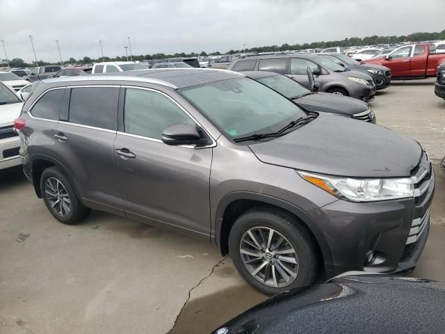 2017 Toyota Highlander SE