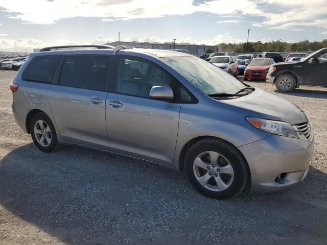 2017 Toyota Sienna LE