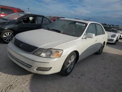 Carros dañados por inundaciones a la venta en subasta: 2000 Toyota Avalon XL