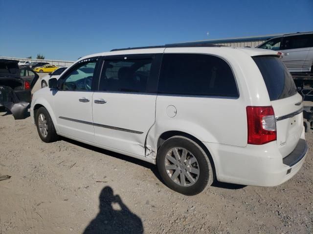 2016 Chrysler Town & Country Touring